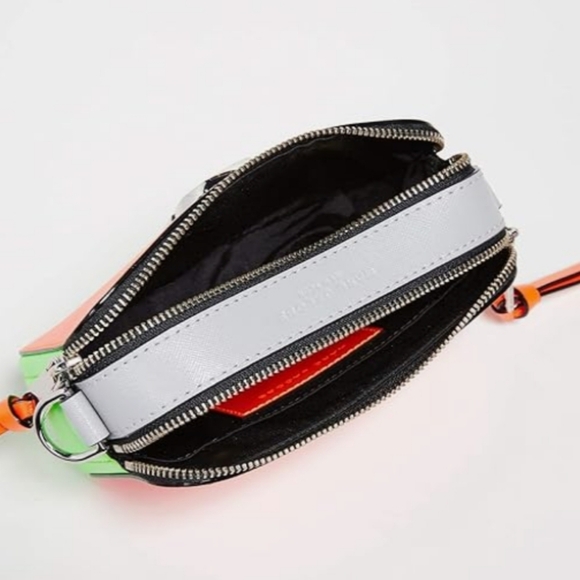 Marc Jacobs Women's Snapshot Fluro Camera Crossbody Bag with Logo Strap NWOT - Picture 4 of 4